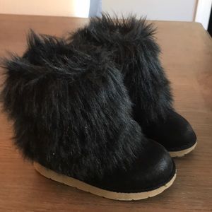 Gap furry toddler boots